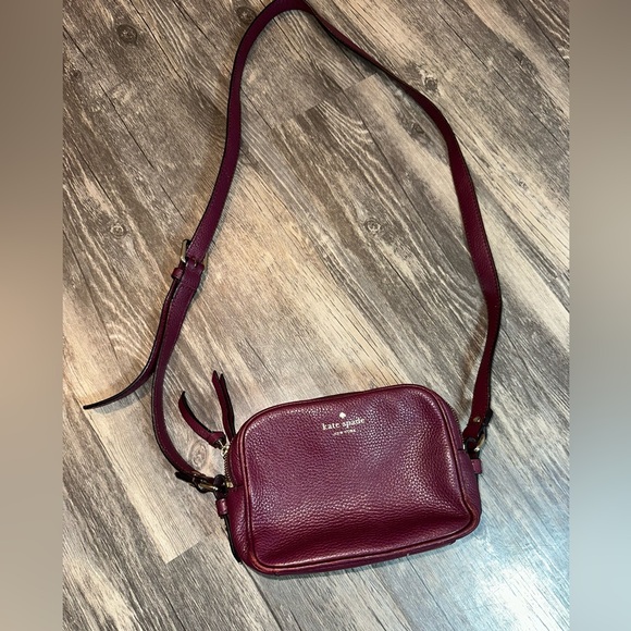 kate spade Handbags - 👜 Kate Spade New York Burgundy Leather Double Zip Crossbody Bag
